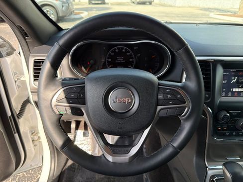 Used 2018 Jeep Grand Cherokee Limited image 13