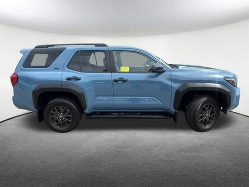 Used 2025 Toyota 4Runner SR5 AWD/4WD image 11
