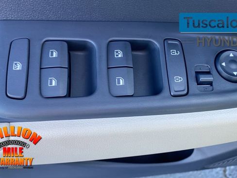 New 2026 Hyundai Venue SEL image 14