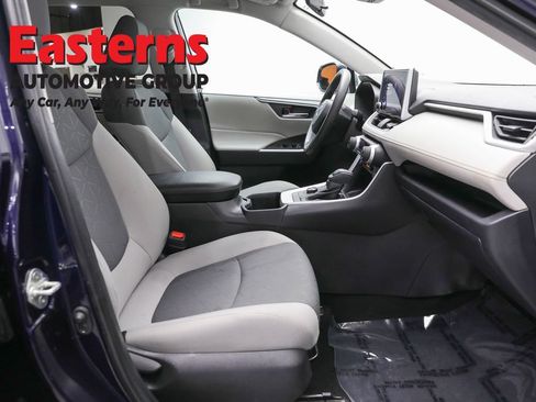 Used 2024 Toyota RAV4 XLE AWD/4WD image 23