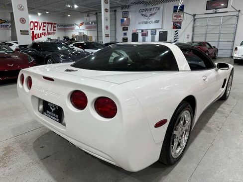Used 2002 Chevrolet Corvette Coupe w/ Preferred Equipment Group2 RWD image 6