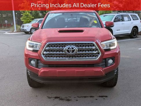 Used 2017 Toyota Tacoma TRD Sport w/ Tow Package RWD image 10
