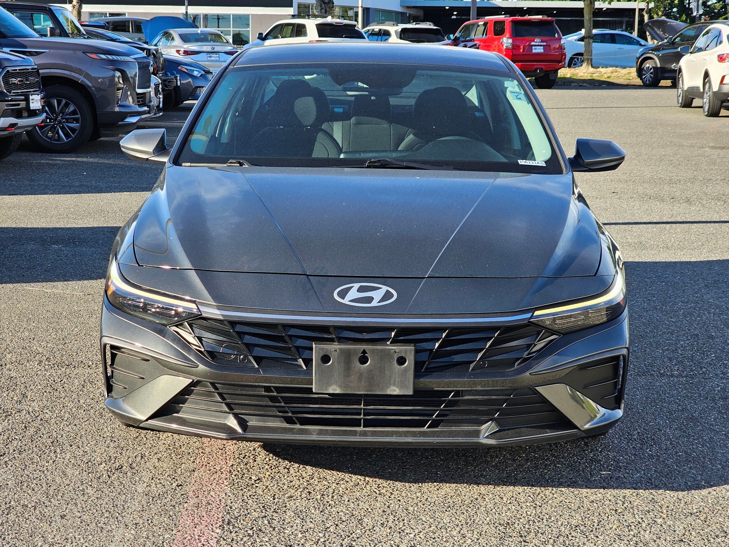 Used 2024 Hyundai Elantra SEL FWD image 2