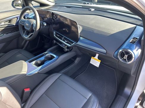 New 2026 Chevrolet Equinox EV LT w/ LPO, Blackout Package FWD image 46