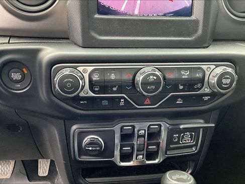 Used 2023 Jeep Wrangler Unlimited w/ Cold Weather Group image 14