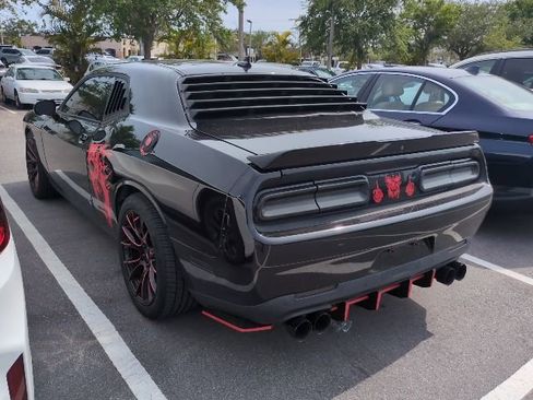 Used 2021 Dodge Challenger R/T RWD image 4