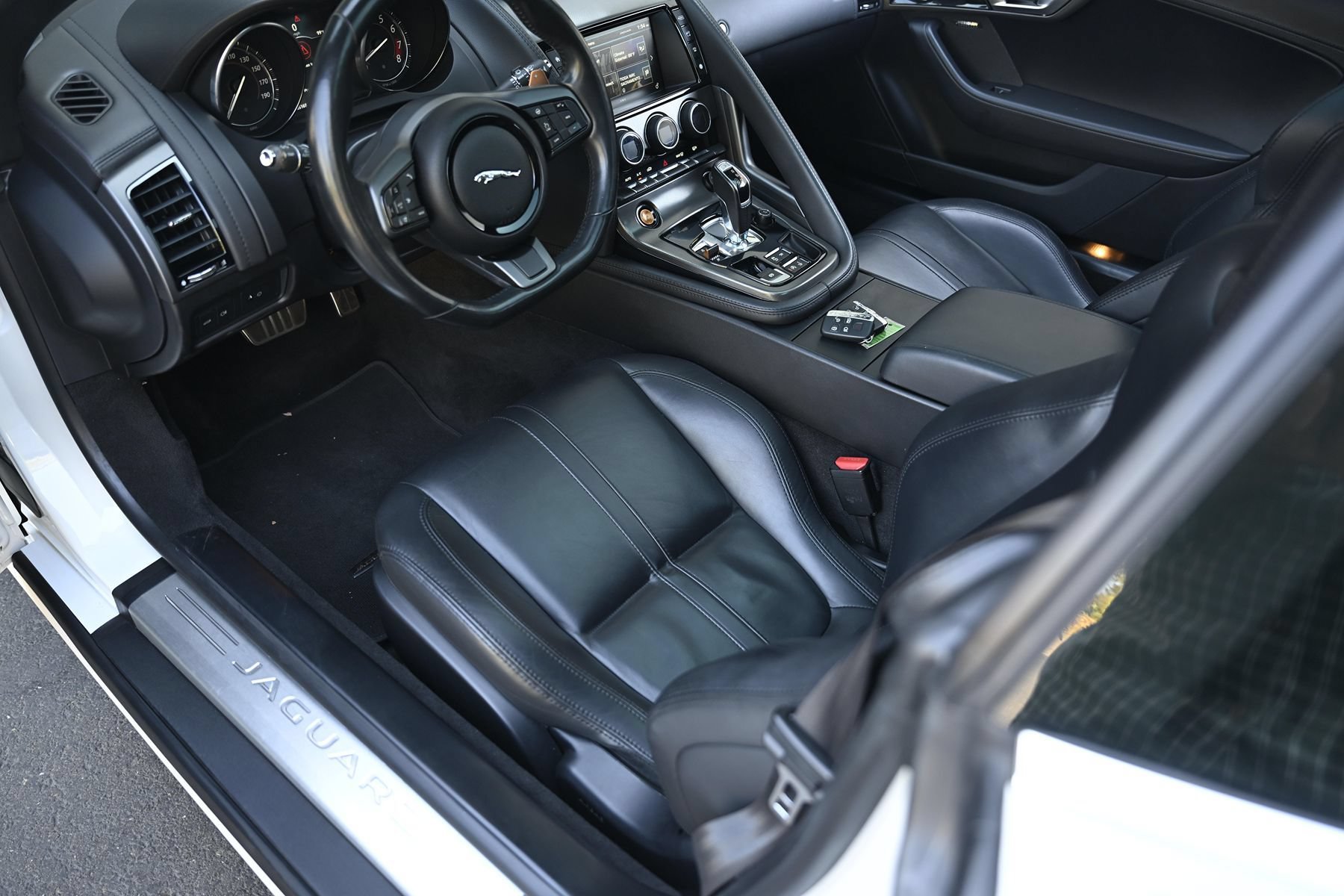 Used 2016 Jaguar F-TYPE S RWD image 19