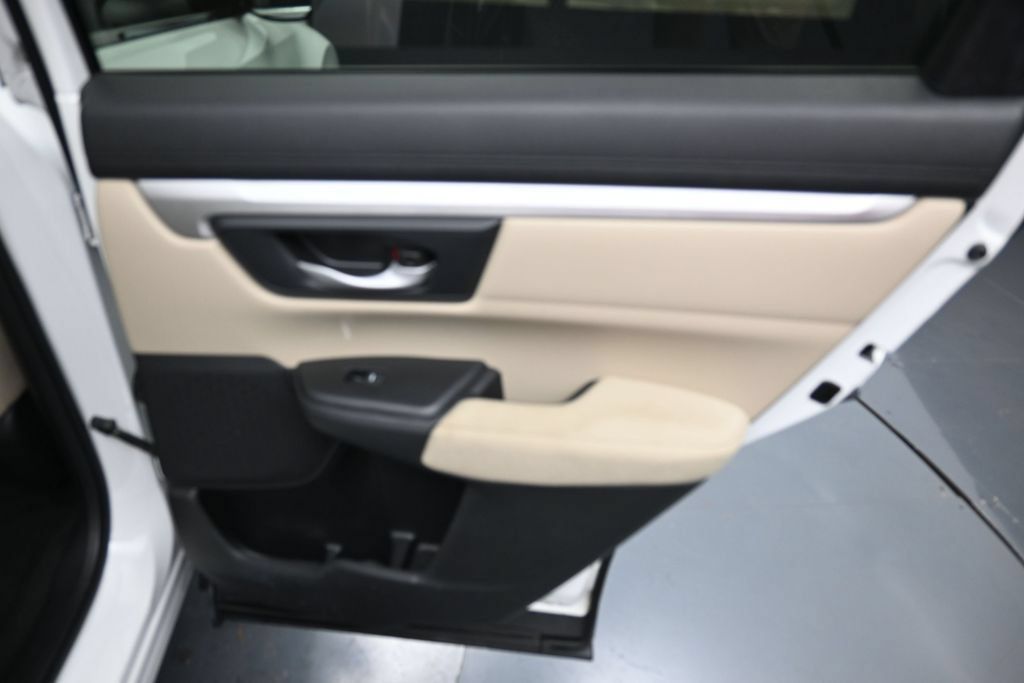 Used 2020 Honda CR-V LX image 29