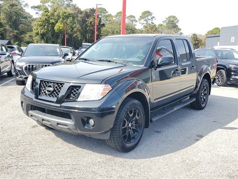 Used 2020 Nissan Frontier SV w/ Midnight Edition Floor Mats image 5