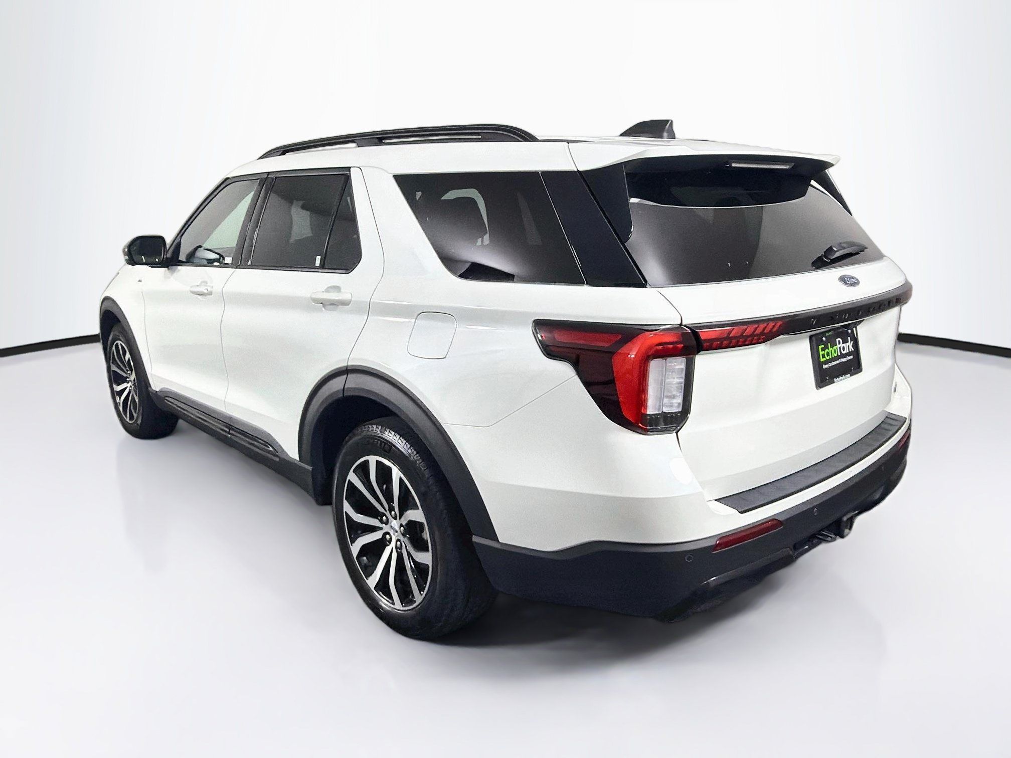 Used 2025 Ford Explorer ST-Line AWD/4WD image 5