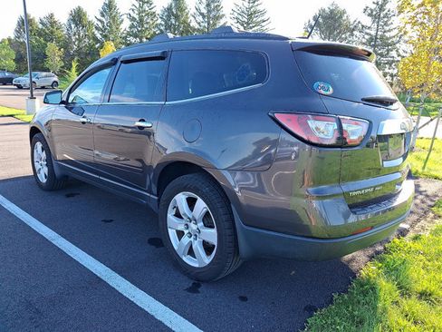Used 2017 Chevrolet Traverse LT w/ Style and Technology Package AWD/4WD image 5