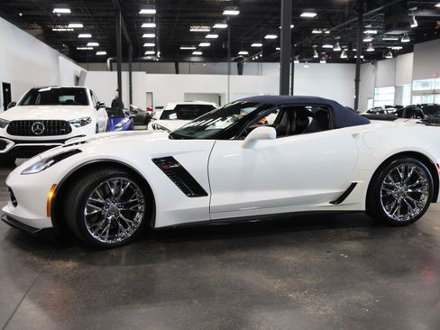 Used 2016 Chevrolet Corvette Z06 w/ 3LZ Preferred Equipment Group RWD image 12