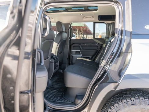 New 2024 Land Rover Defender 110 S image 30