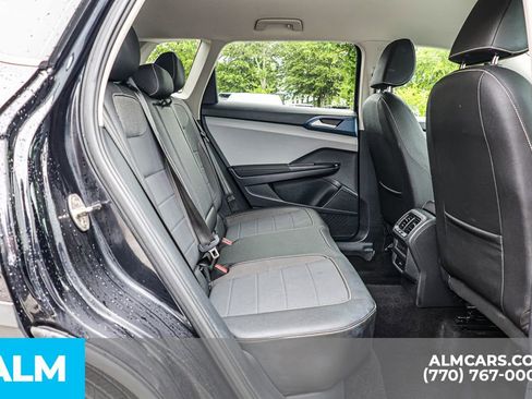 Used 2024 Volkswagen Taos SE FWD image 22