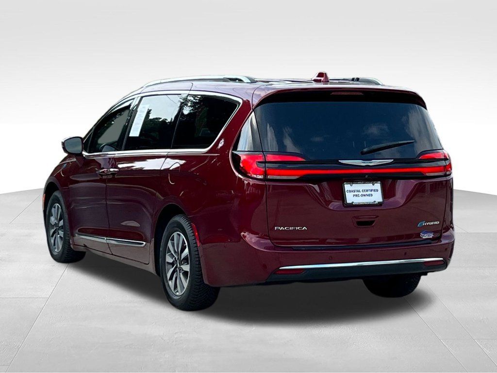 Used 2021 Chrysler Pacifica Limited w/ Uconnect Theater Family Group FWD image 14