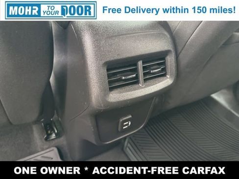 Used 2023 Chevrolet Equinox LT image 32