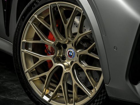 Used 2022 BMW X5 M AWD/4WD image 3