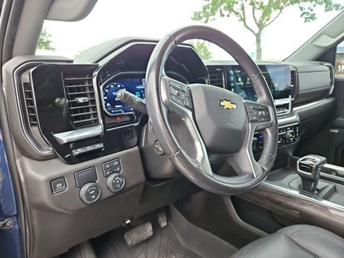 Used 2023 Chevrolet Silverado 1500 LTZ w/ Technology Package RWD image 10