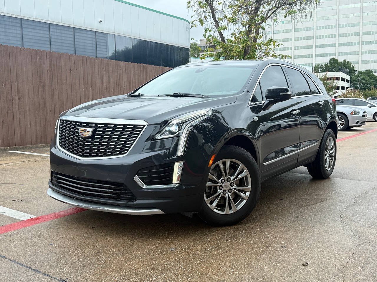 Used 2020 Cadillac XT5 Premium Luxury FWD image 2