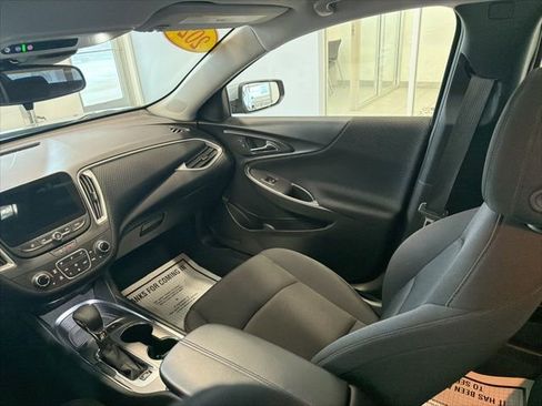 Used 2024 Chevrolet Malibu LT image 31