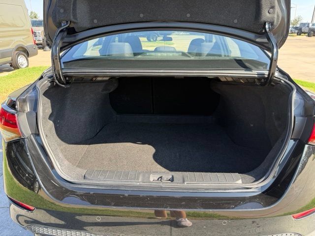 Used 2024 Nissan Sentra SV FWD image 8