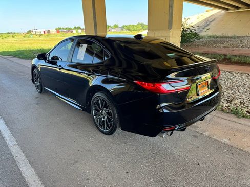Used 2025 Toyota Camry XSE FWD image 5