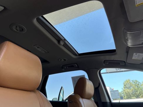 Used 2018 Buick Enclave Essence AWD/4WD image 20