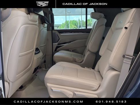 Certified 2026 Cadillac Escalade Platinum Sport w/ LPO, Floor Liner Package AWD/4WD image 21