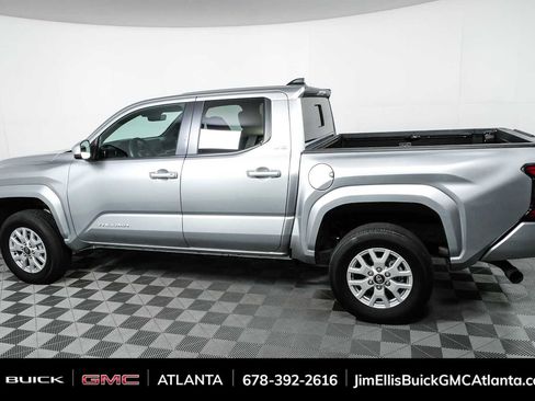 Used 2024 Toyota Tacoma SR5 AWD/4WD image 28