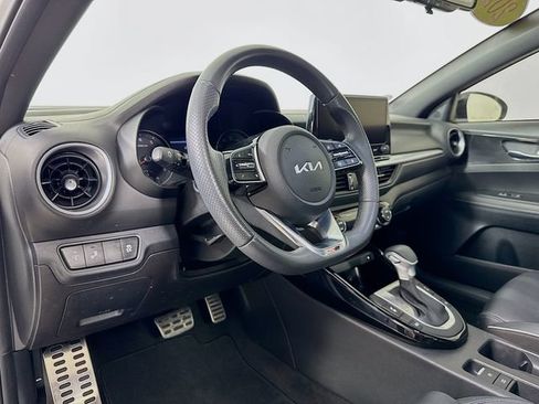 Used 2022 Kia Forte GT-Line w/ GT-Line Premium Package image 9