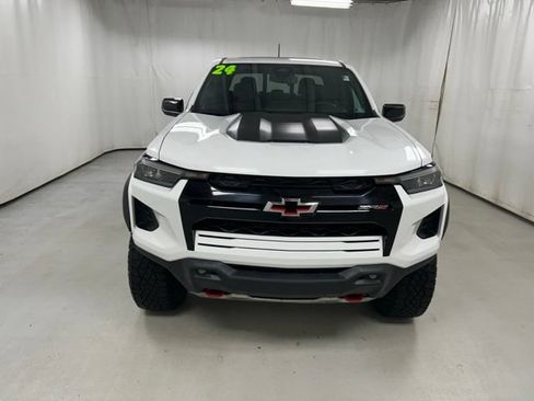 Certified 2024 Chevrolet Colorado ZR2 w/ ZR2 Convenience Package III AWD/4WD image 3