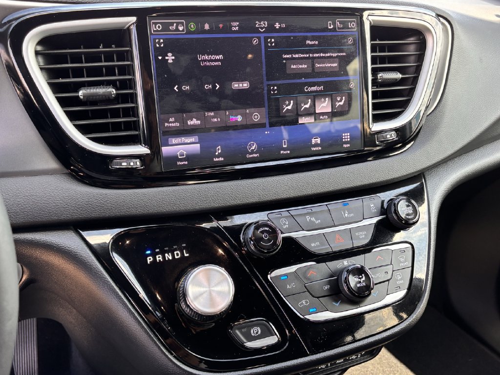 Used 2025 Chrysler Pacifica Select FWD image 14