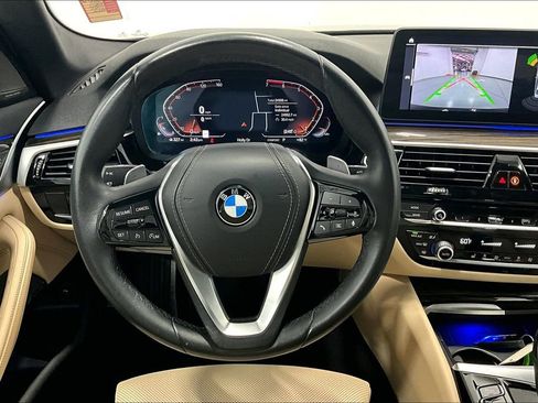 Used 2023 BMW 530i w/ Premium Package image 7