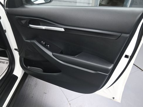 Used 2024 Kia Seltos LX AWD/4WD image 38