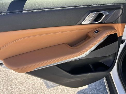 Used 2019 BMW X5 xDrive40i w/ Luxury Seating Package image 25