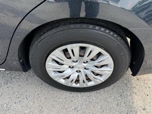 Used 2012 Toyota Camry LE image 51