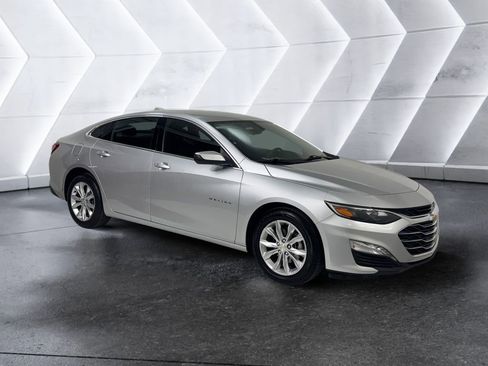Used 2022 Chevrolet Malibu LT image 1