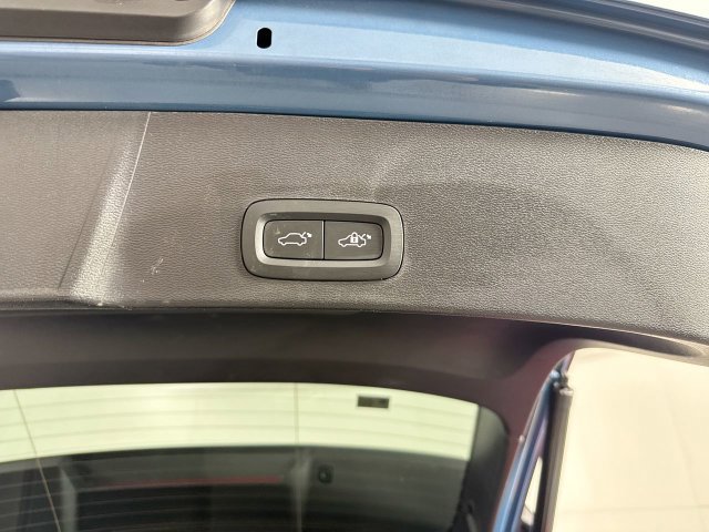 Used 2023 Volvo XC40 Recharge Plus AWD/4WD image 33
