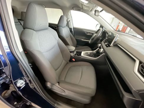 Used 2025 Toyota RAV4 XLE AWD/4WD image 24