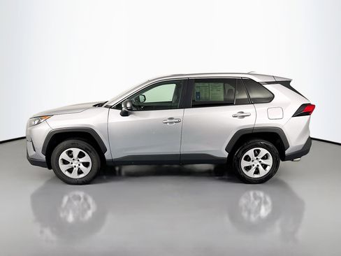 Used 2022 Toyota RAV4 LE image 8