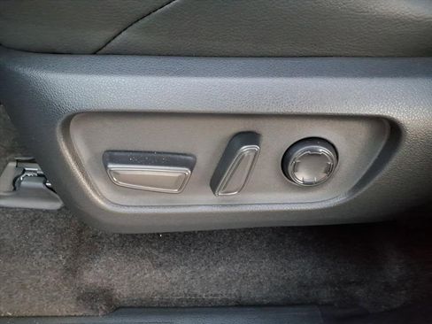 Used 2025 Toyota 4Runner Limited image 17