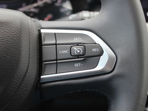 Used 2022 Jeep Compass Latitude AWD/4WD image 15