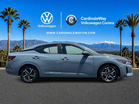 Used 2024 Nissan Sentra SV FWD image 2