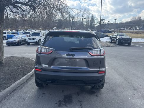 Used 2022 Jeep Cherokee Latitude w/ Sun & Sound Group image 4