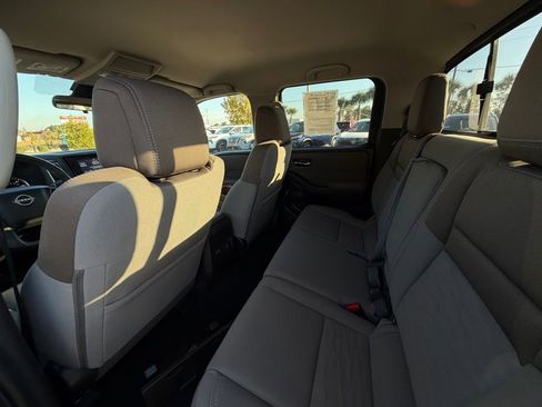 Certified 2022 Nissan Frontier SV image 23