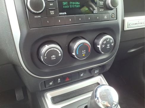 Used 2017 Jeep Compass High Altitude AWD/4WD image 24