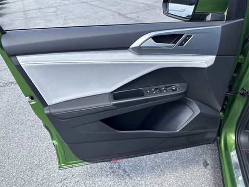 New 2025 Volkswagen Taos SE image 24