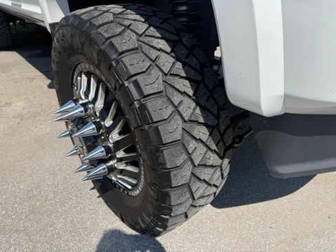 Used 2022 Ford F450 Platinum w/ FX4 Off-Road Package AWD/4WD image 6