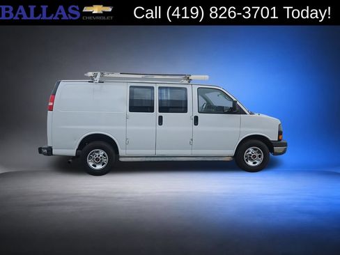 Used 2015 GMC Savana 2500 RWD image 9