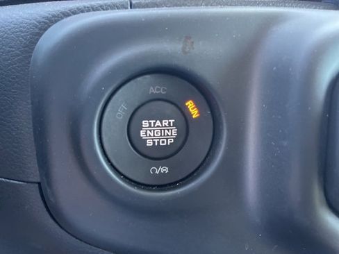 Used 2023 Jeep Gladiator Rubicon w/ Cold Weather Group image 26